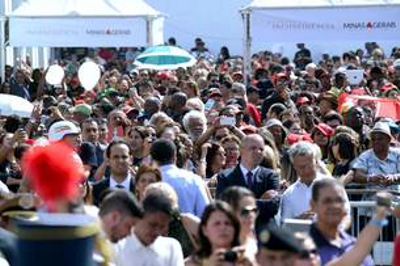 povo comemoração tiradentes(2)